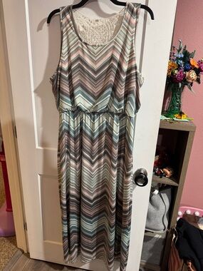 Sleeveless Chevron Maxi Dress in Mint and Taupe
